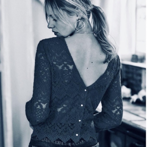 Sezane Daisy lace cropped long sleeve blouse in navy size FR 34 US 2/XS. - Picture 7 of 14